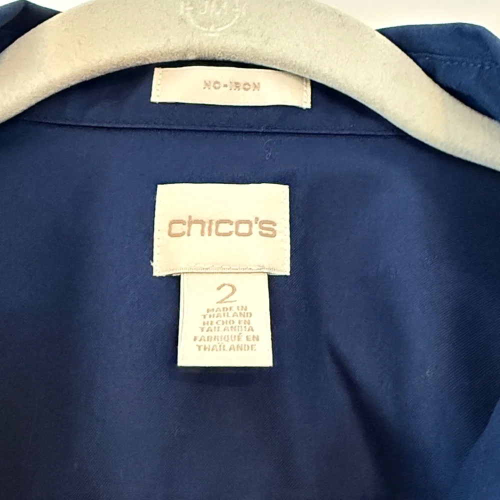 Chico's Classic Navy Blue Button-Front Blouse Cotton Size 2 / US Size Large 12 - Picture 2 of 9